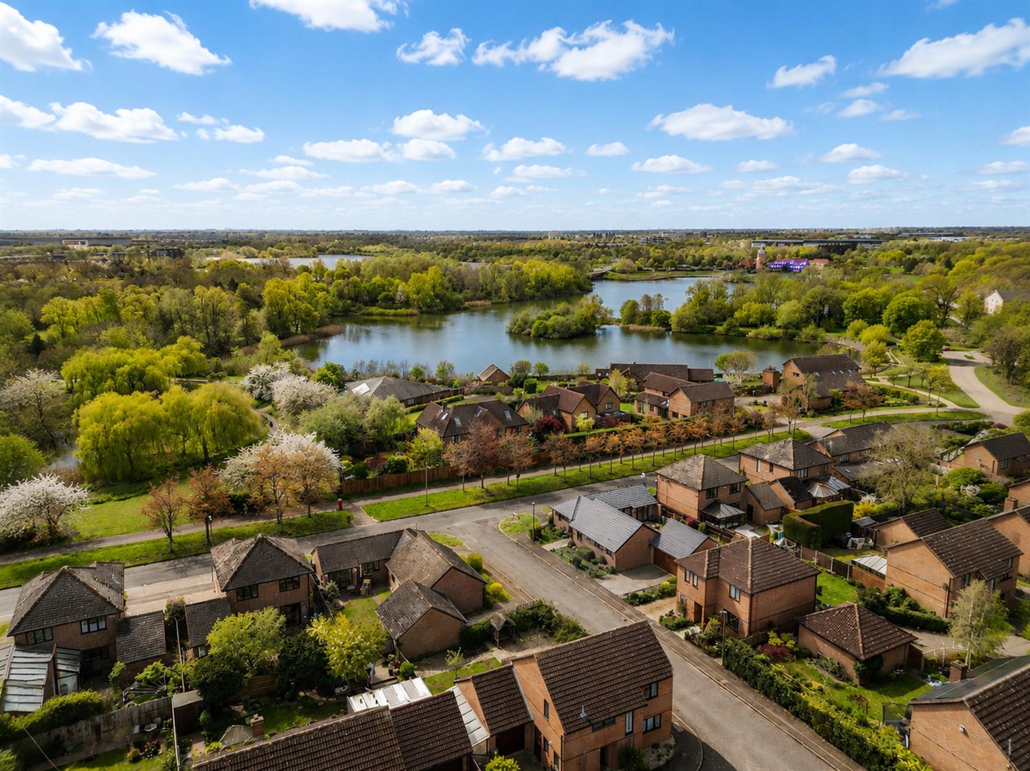 3 bed property in Pearse Grove, Milton Keynes